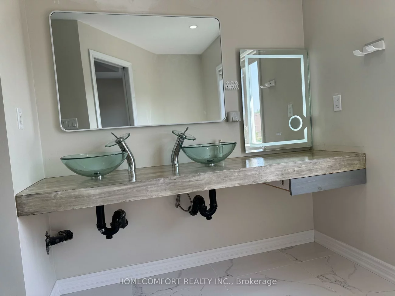 18, Glendennan, Cornell, Markham