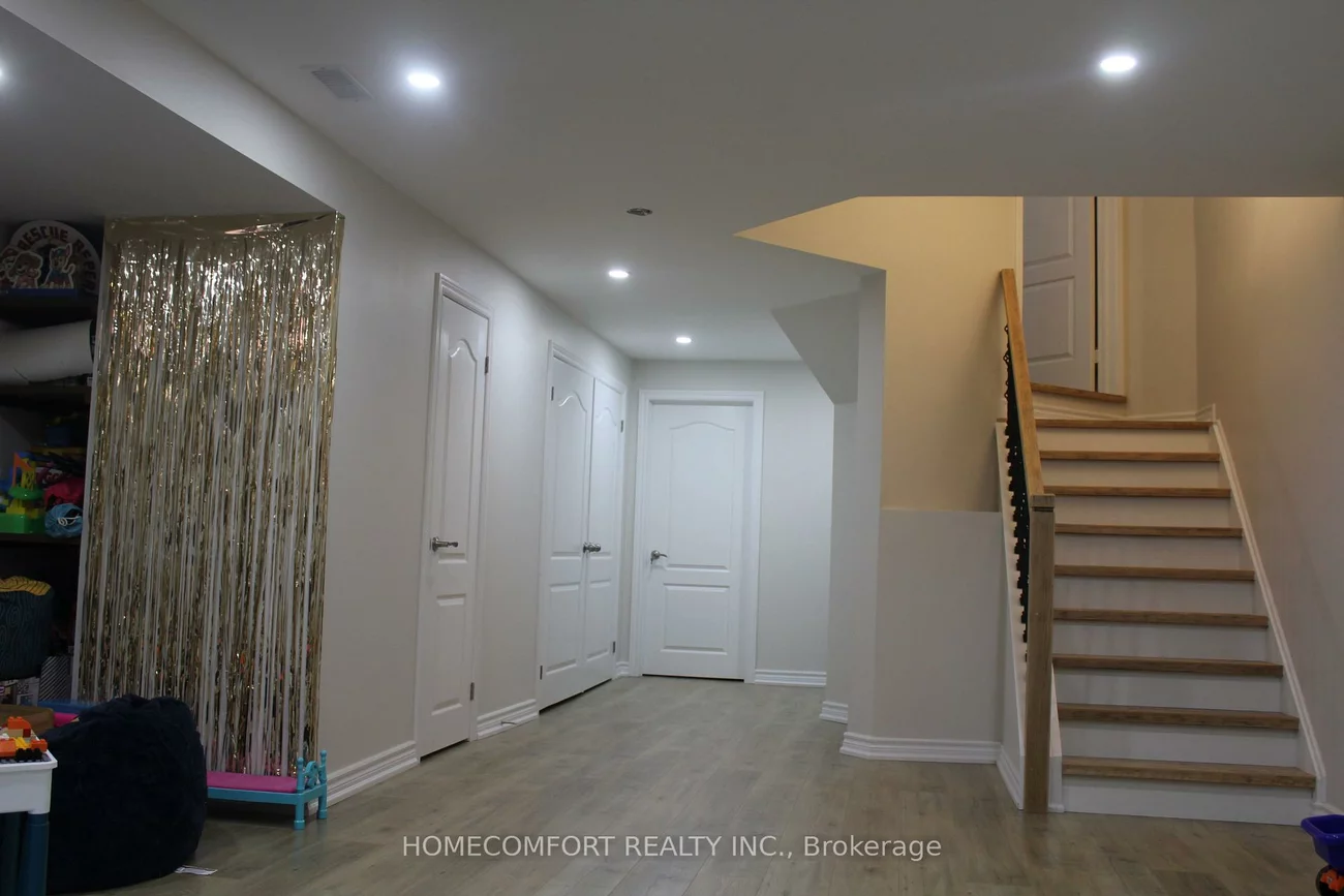 18, Glendennan, Cornell, Markham