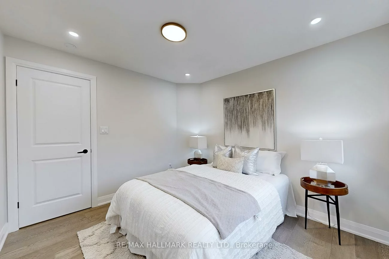 40, Squire Baker's, Sherwood-Amberglen, Markham