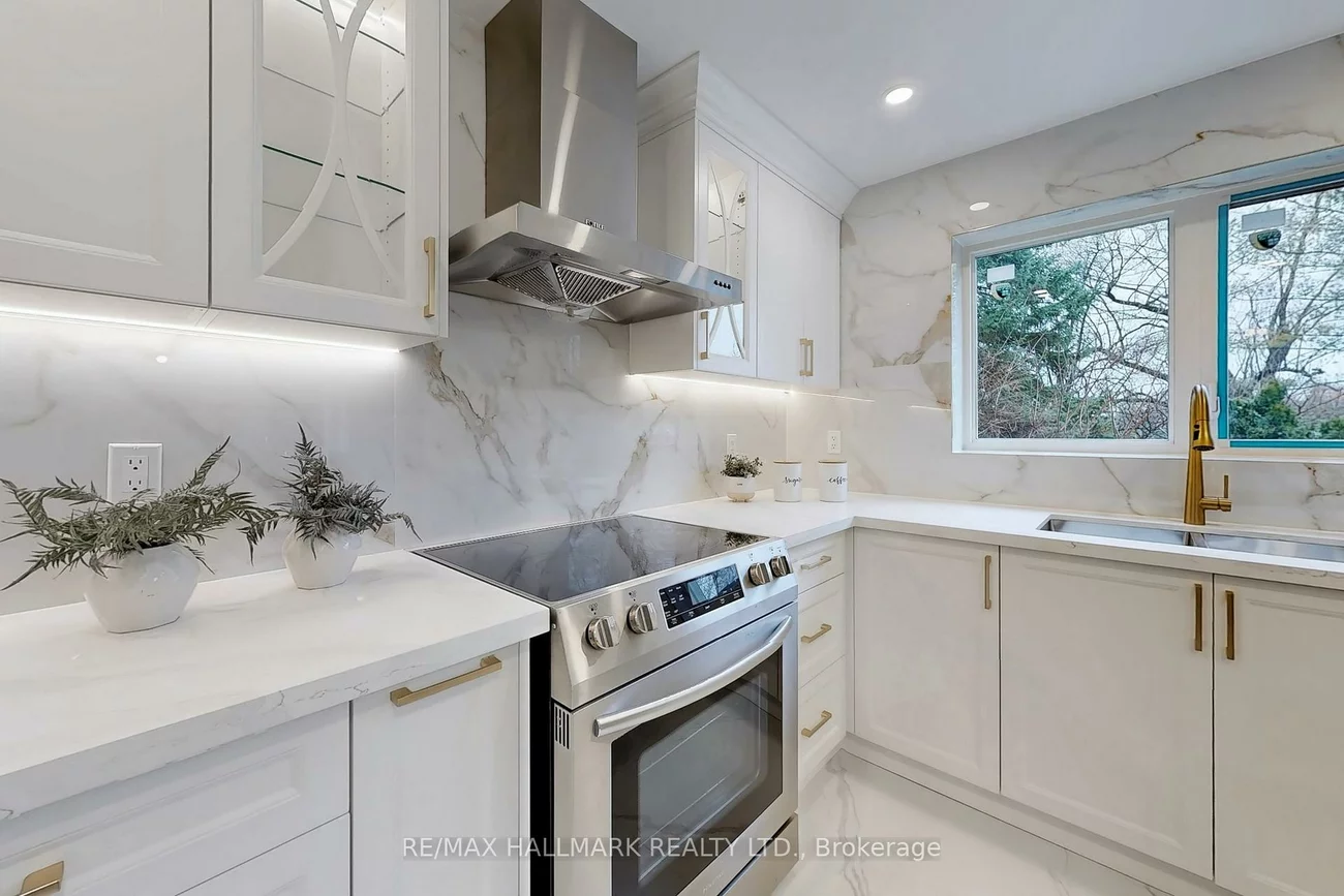 40, Squire Baker's, Sherwood-Amberglen, Markham