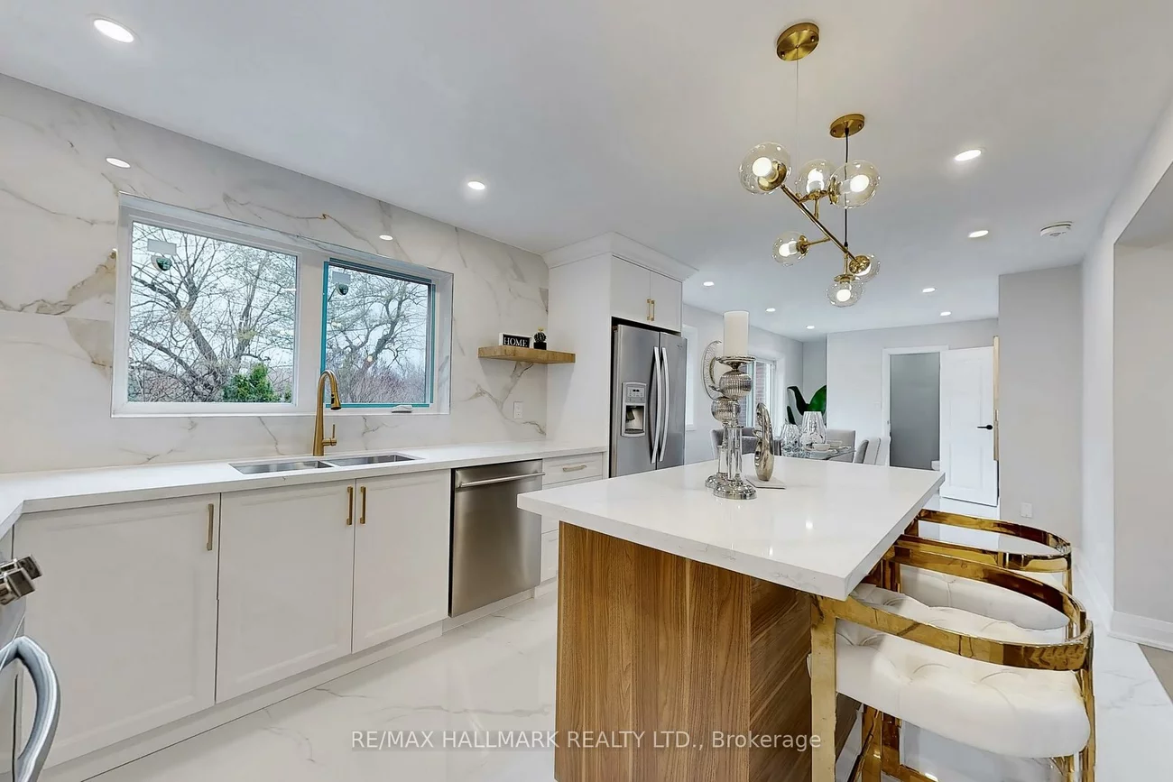 40, Squire Baker's, Sherwood-Amberglen, Markham