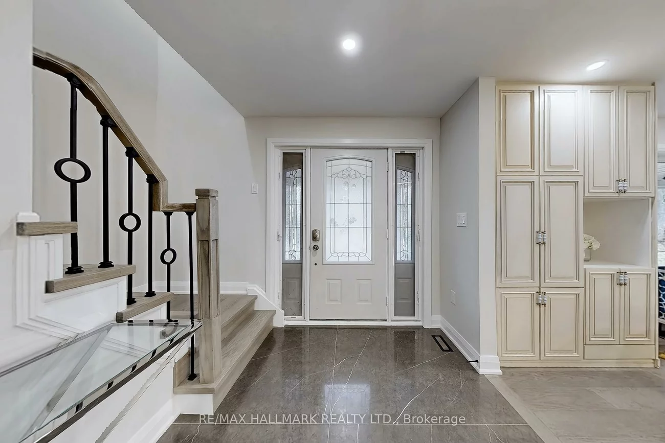 40, Squire Baker's, Sherwood-Amberglen, Markham