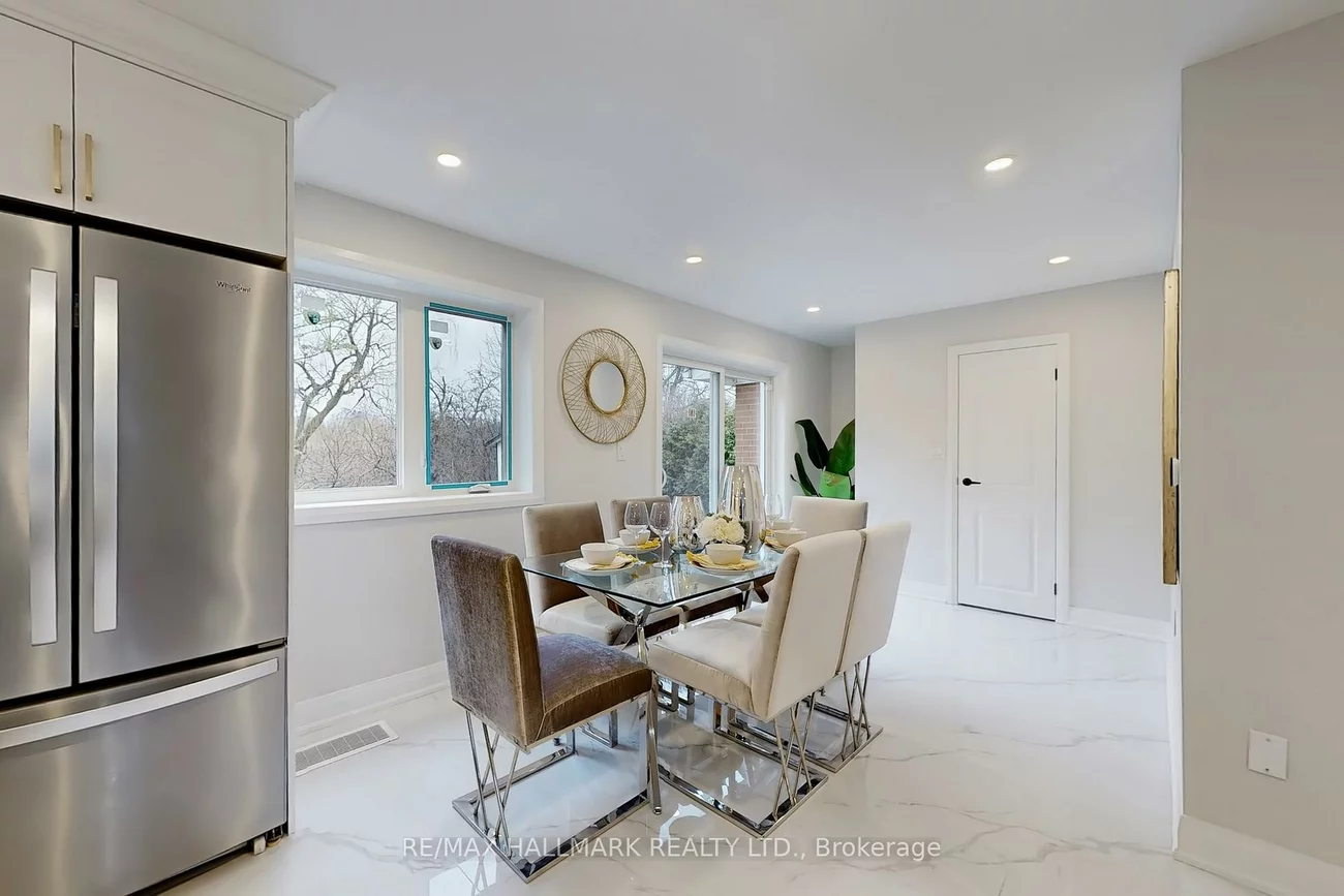 40, Squire Baker's, Sherwood-Amberglen, Markham
