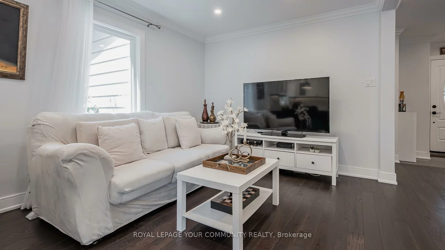 57, Braeburn, Aileen-Willowbrook, Markham