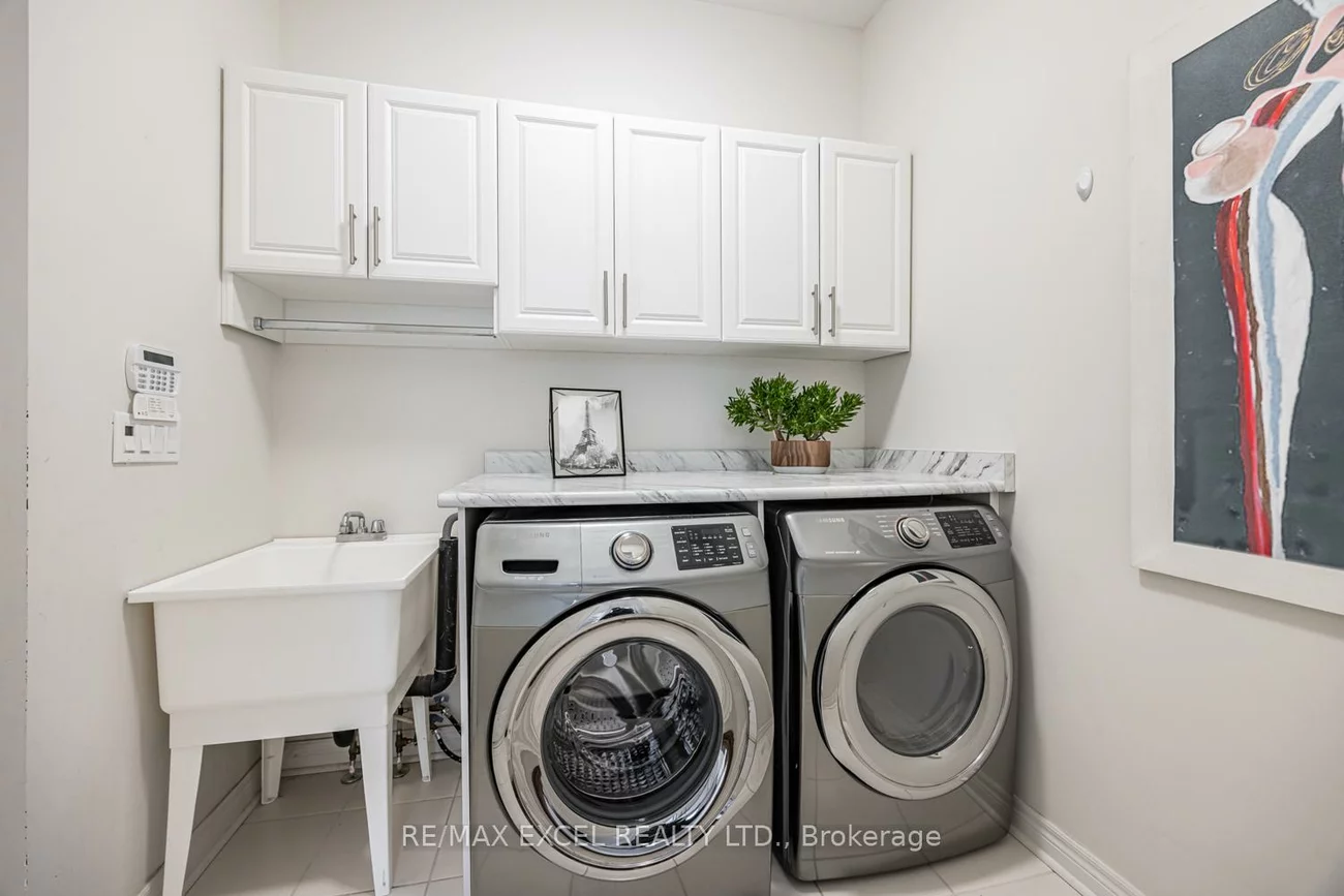 77, Sunnyside Hill, Cornell, Markham
