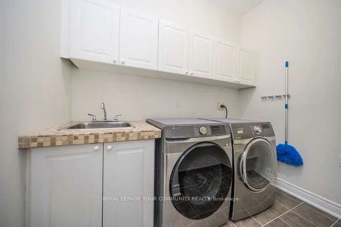 10, HARPER HILL, Angus Glen, Markham