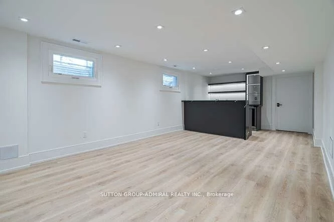 98, Babcombe, Bayview Glen, Markham