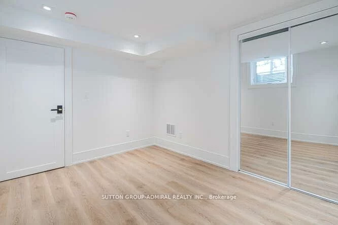 98, Babcombe, Bayview Glen, Markham