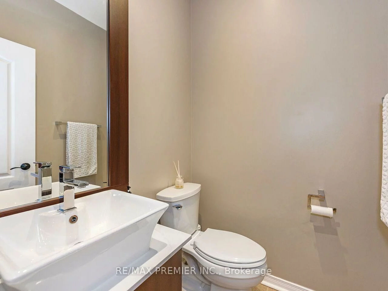65, Victoria Wood, Greensborough, Markham