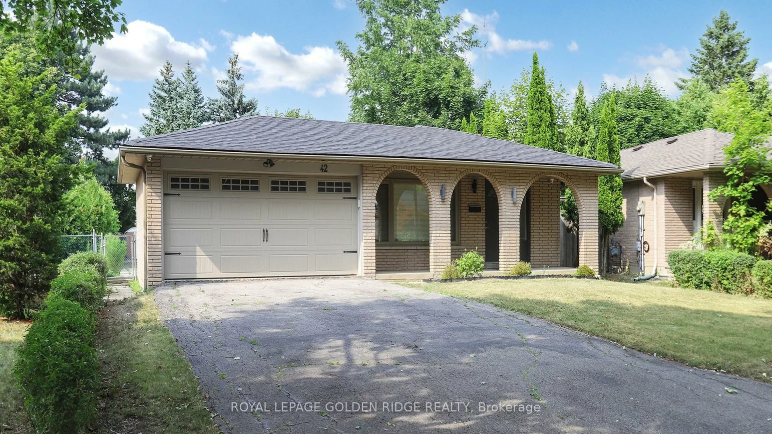 42, Castle Harbour, Bayview Fairway-Bayview Country Club Estates, Markham