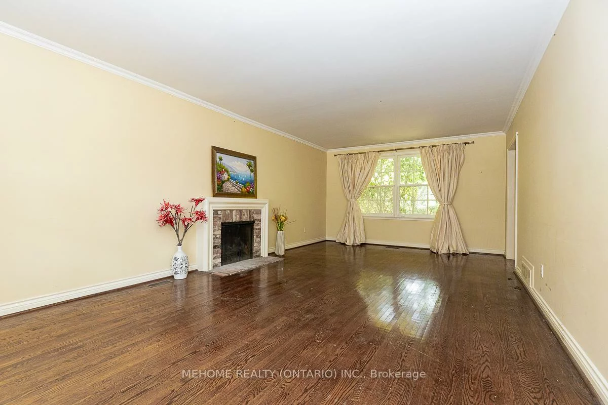 9, Laureleaf, Bayview Glen, Markham