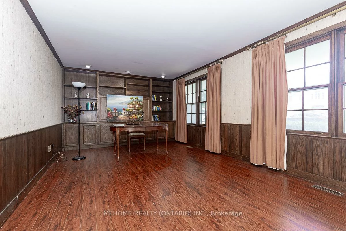 9, Laureleaf, Bayview Glen, Markham