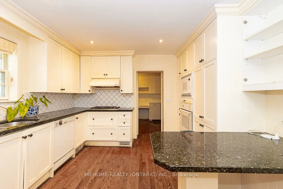 9, Laureleaf, Bayview Glen, Markham