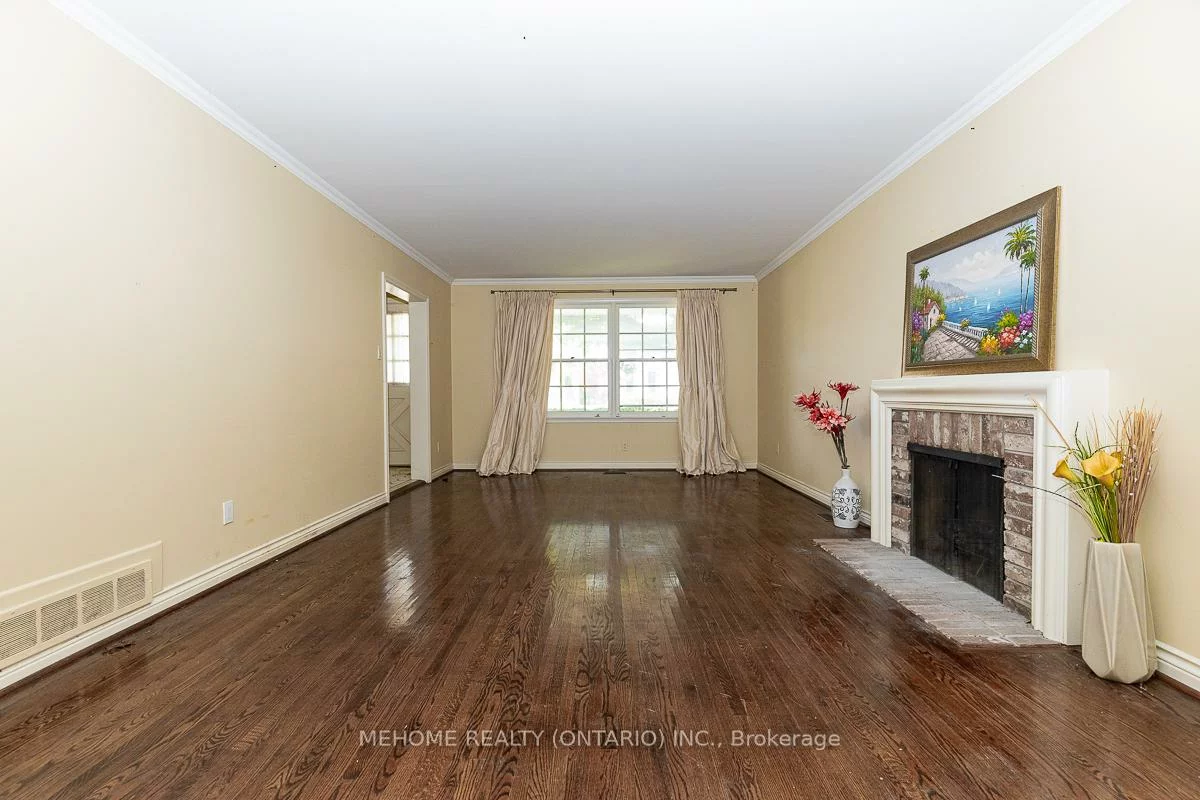 9, Laureleaf, Bayview Glen, Markham