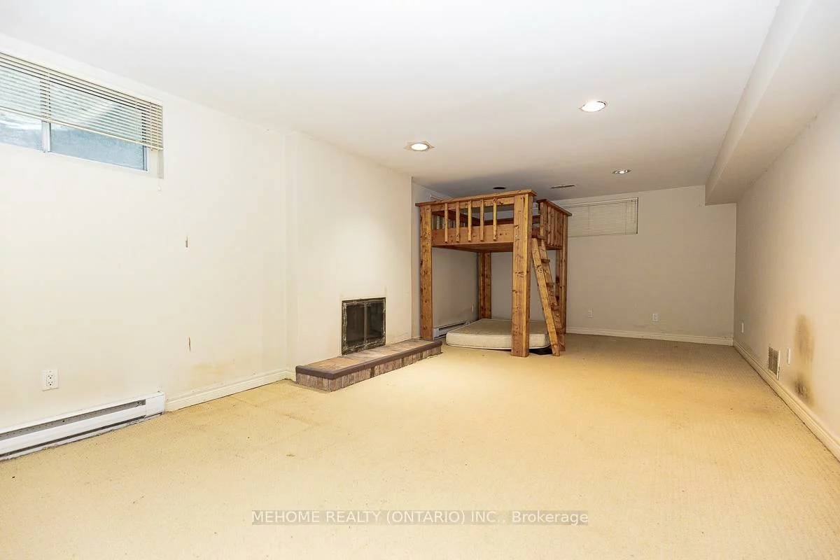 9, Laureleaf, Bayview Glen, Markham