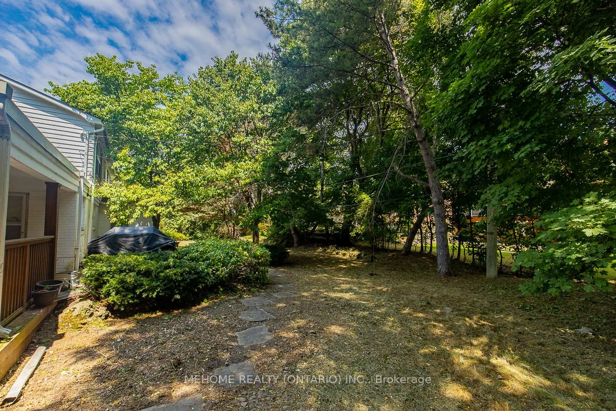 9, Laureleaf, Bayview Glen, Markham