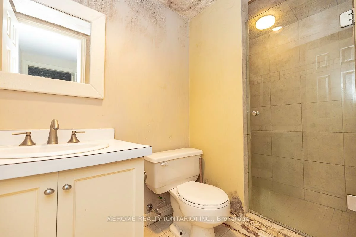 9, Laureleaf, Bayview Glen, Markham