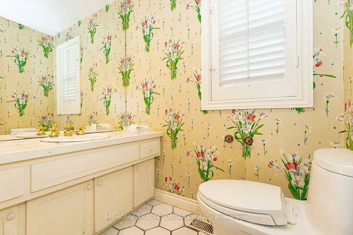 9, Laureleaf, Bayview Glen, Markham