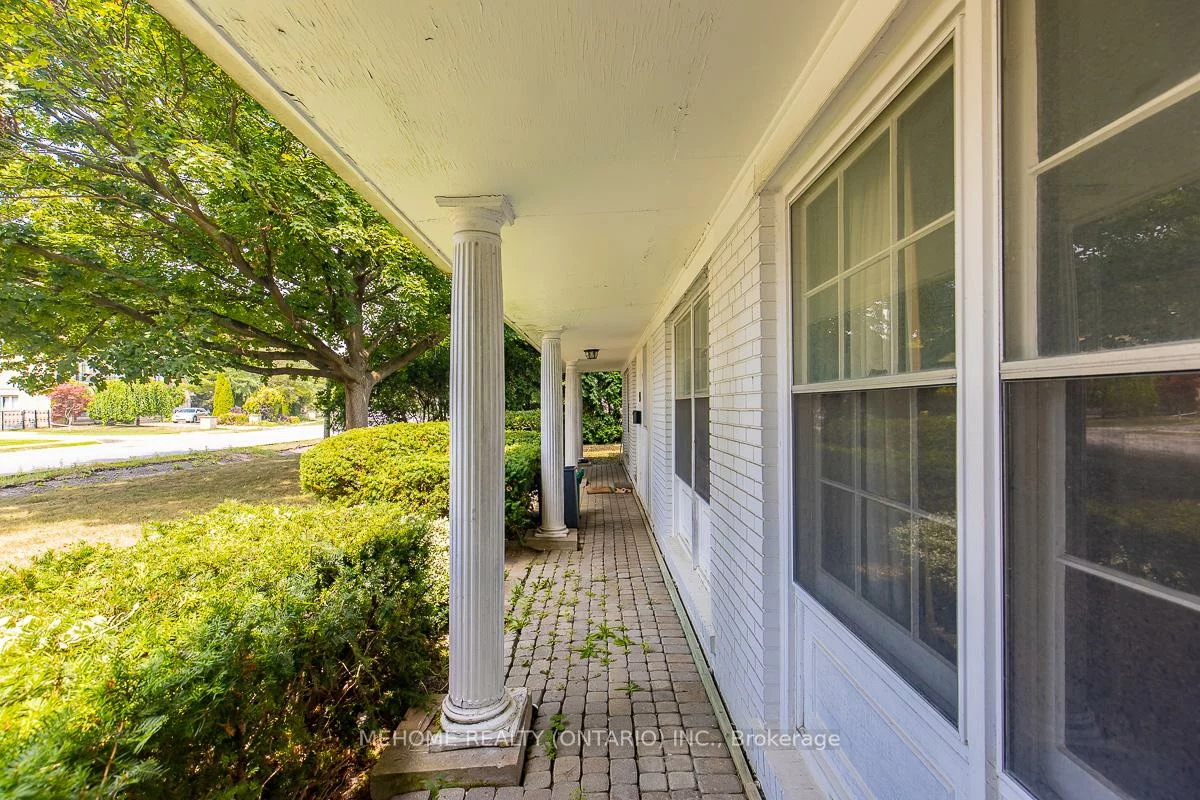 9, Laureleaf, Bayview Glen, Markham