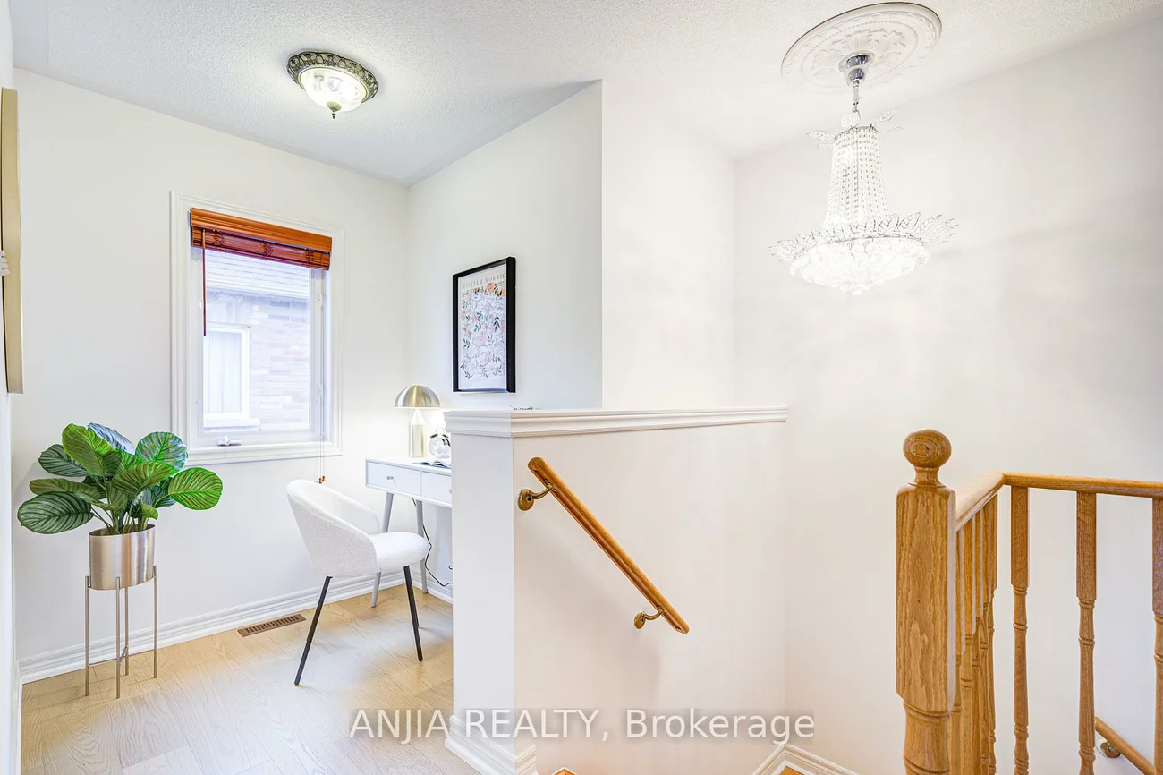 6, Linsmary, Greensborough, Markham