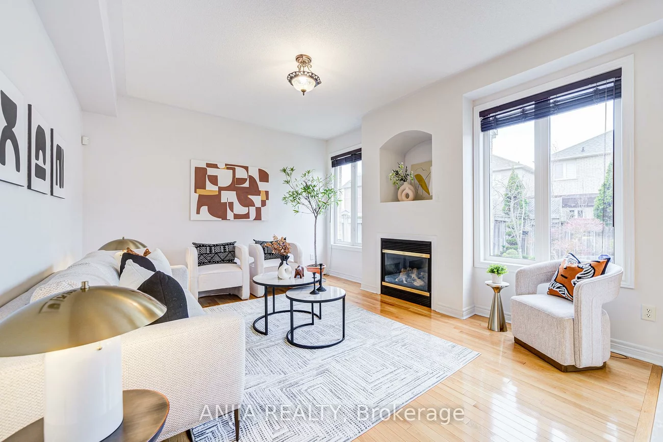 6, Linsmary, Greensborough, Markham