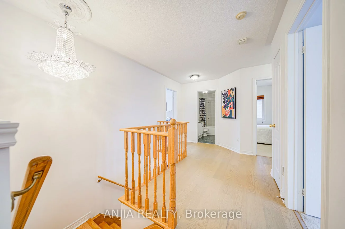 6, Linsmary, Greensborough, Markham