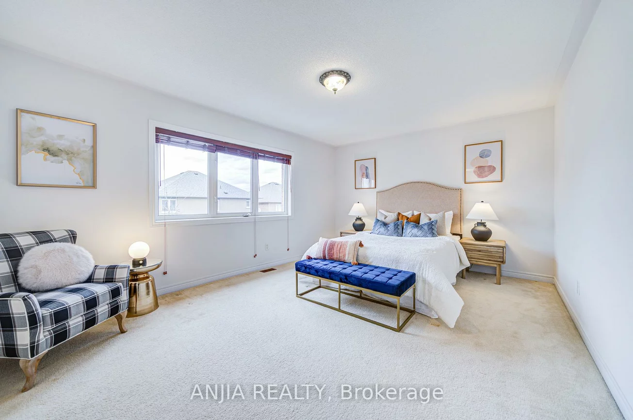 6, Linsmary, Greensborough, Markham