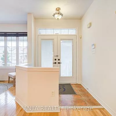 6, Linsmary, Greensborough, Markham