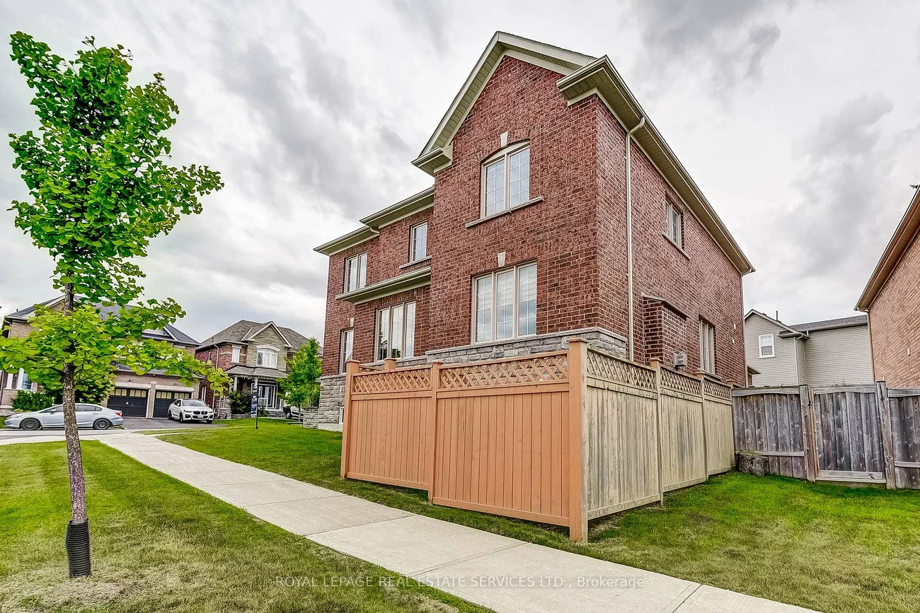 2, Pelister, Greensborough, Markham