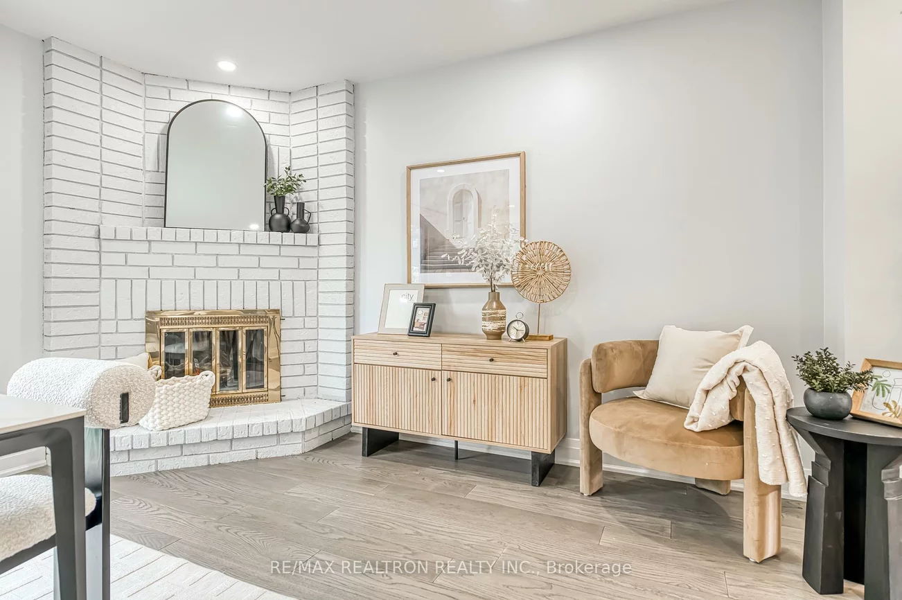 9, Smithy, Raymerville, Markham