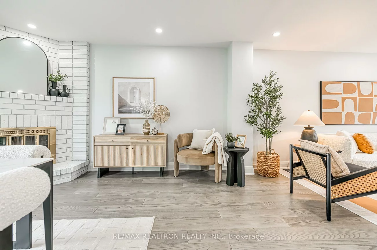 9, Smithy, Raymerville, Markham