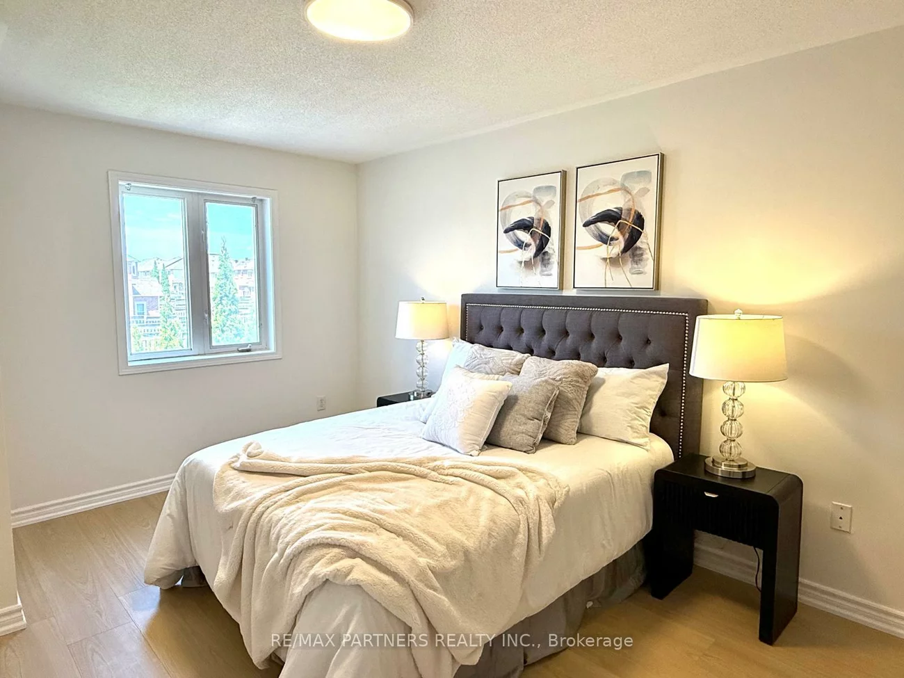 516, Bur Oak, Berczy, Markham