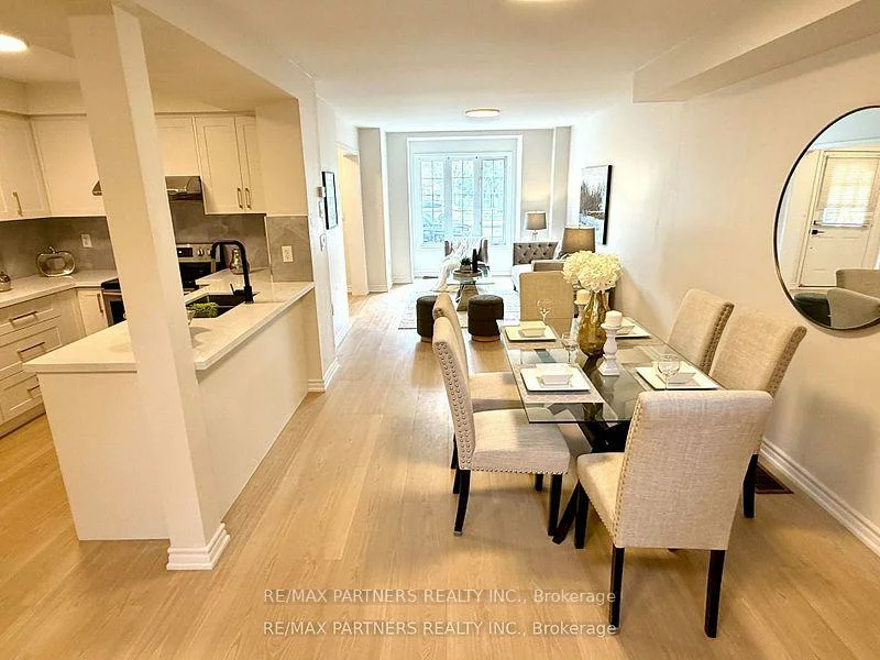 516, Bur Oak, Berczy, Markham