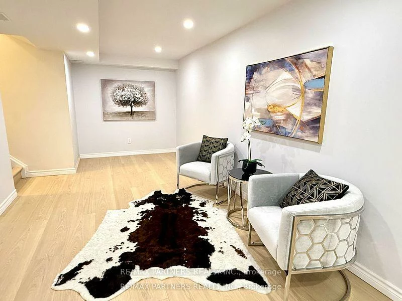 516, Bur Oak, Berczy, Markham