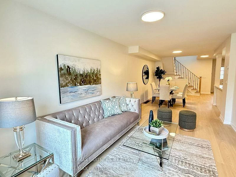 516, Bur Oak, Berczy, Markham