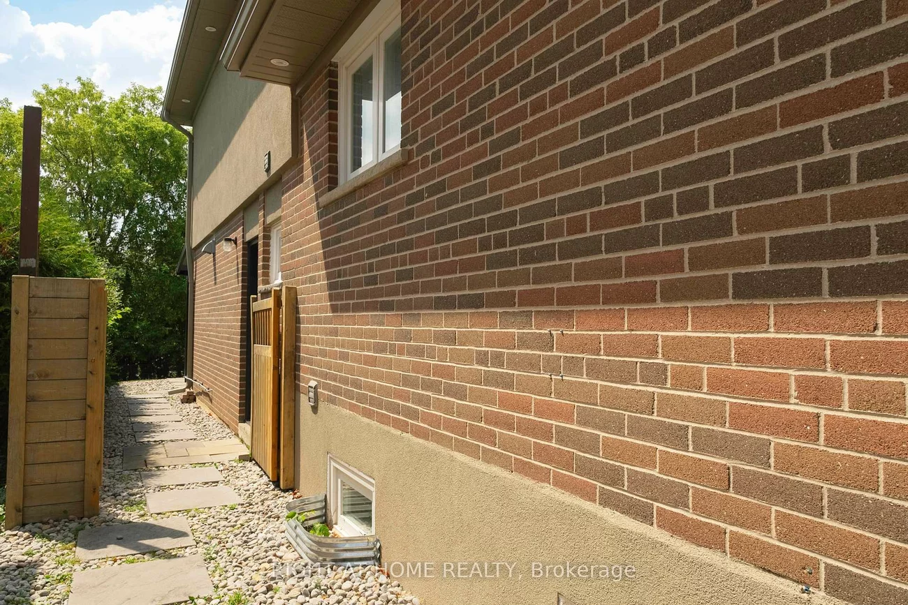 34, Wildrose, Bayview Glen, Markham