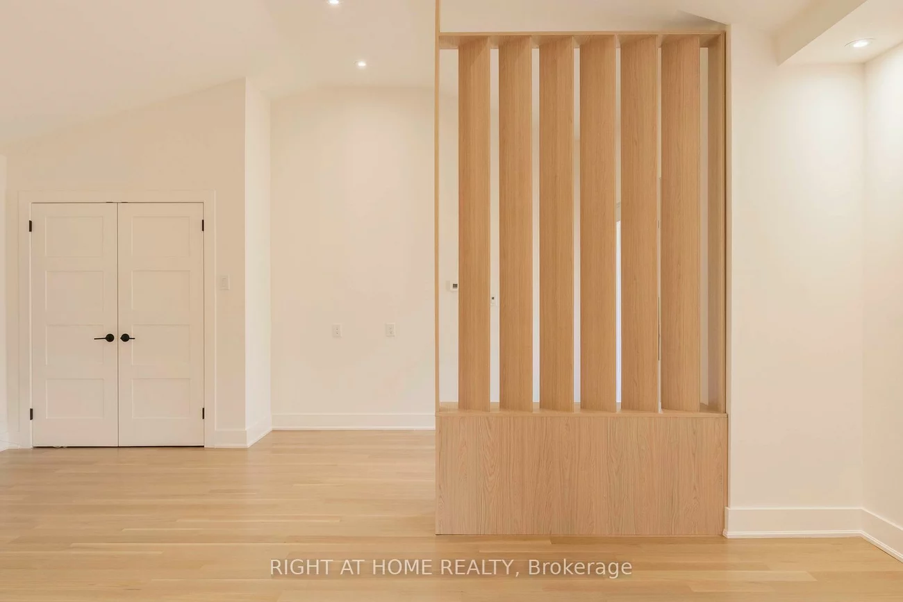 34, Wildrose, Bayview Glen, Markham