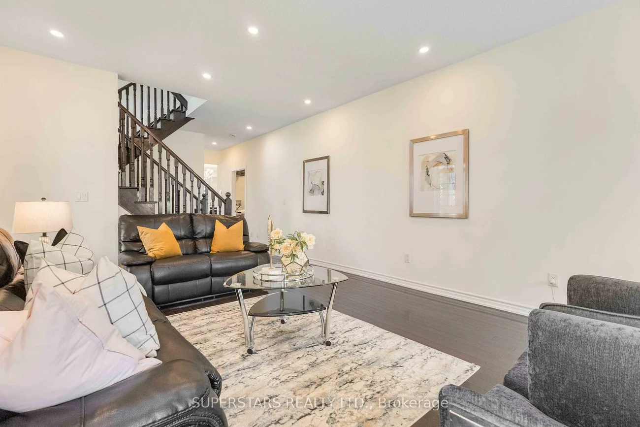 70, Living Cres, Victoria Square, Markham