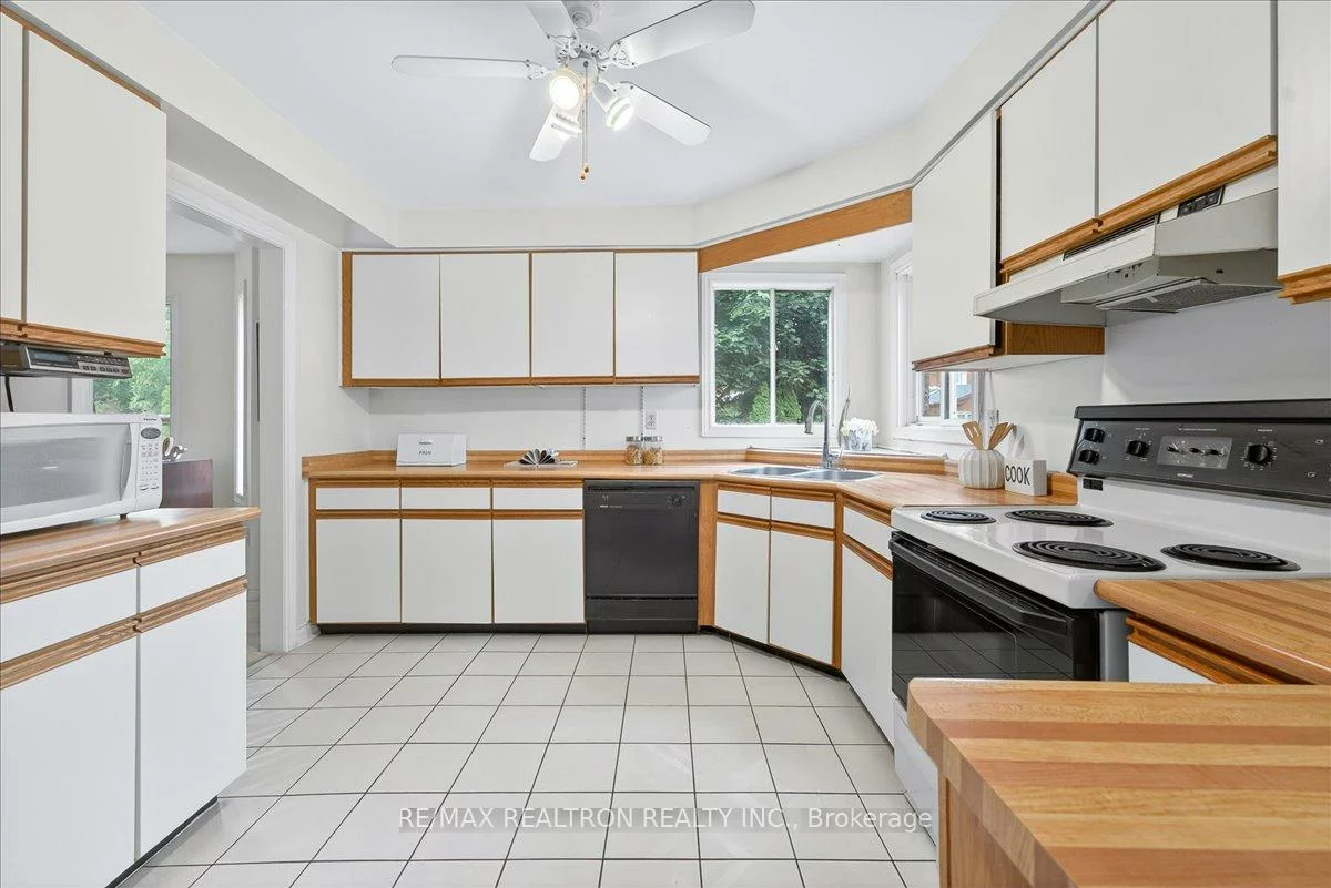 151, Lyndhurst, Thornlea, Markham