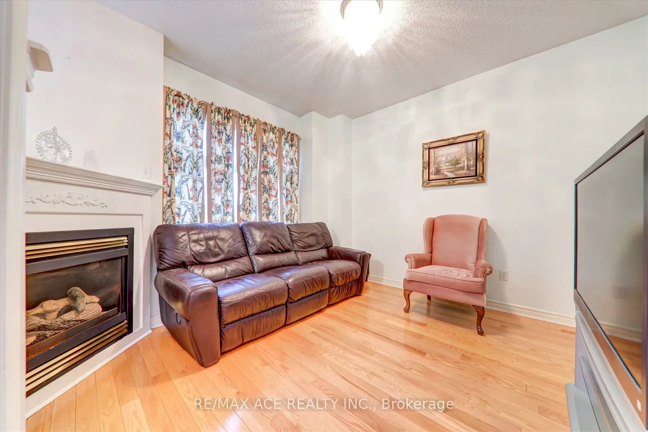 21, Summerlea, Middlefield, Markham