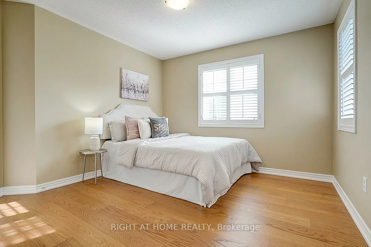 101, Heathfield, Victoria Manor-Jennings Gate, Markham