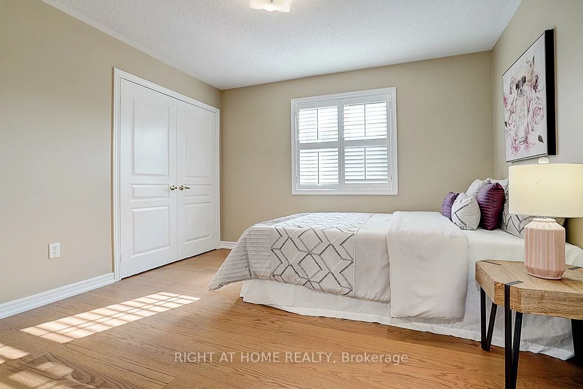 101, Heathfield, Victoria Manor-Jennings Gate, Markham
