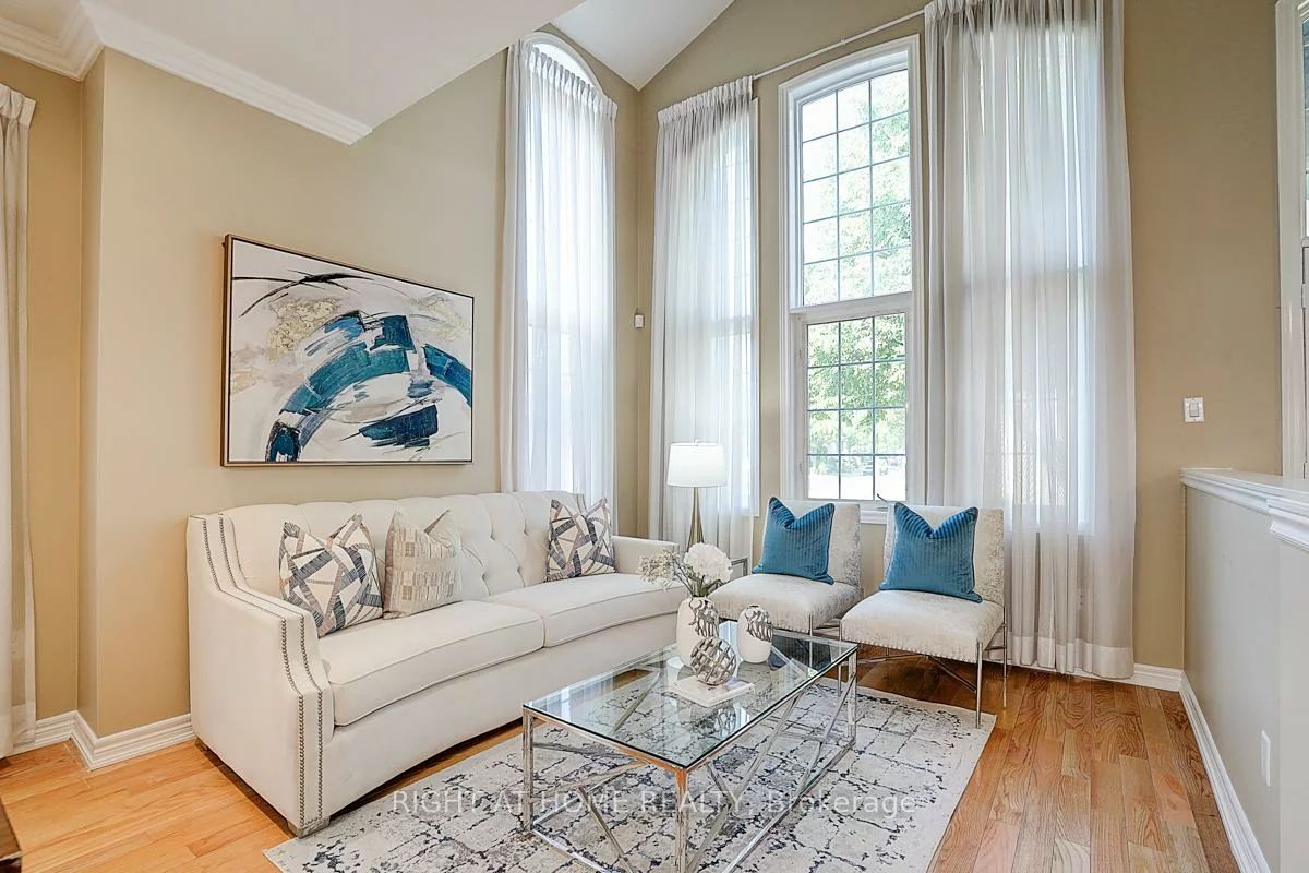 101, Heathfield, Victoria Manor-Jennings Gate, Markham