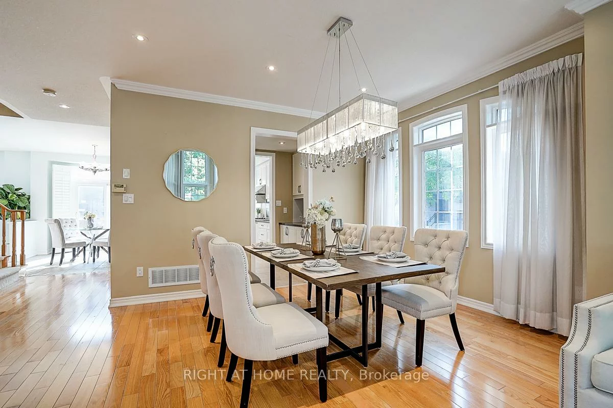 101, Heathfield, Victoria Manor-Jennings Gate, Markham
