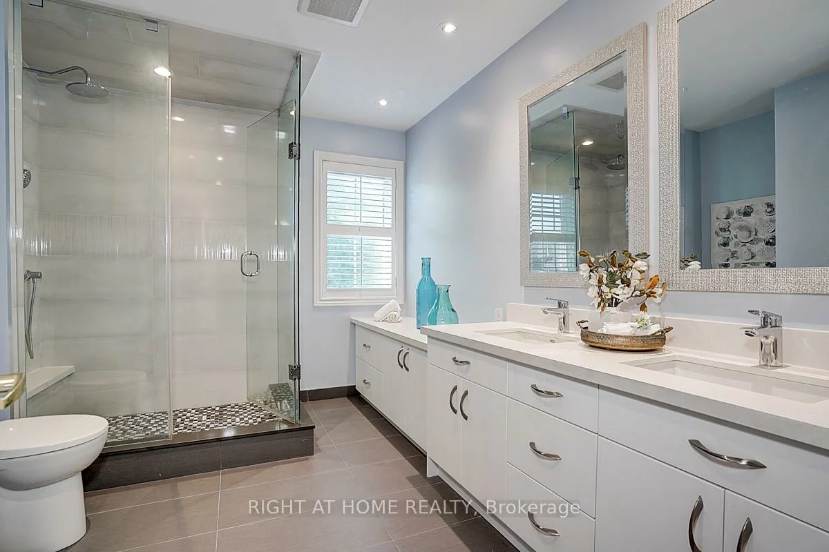 101, Heathfield, Victoria Manor-Jennings Gate, Markham