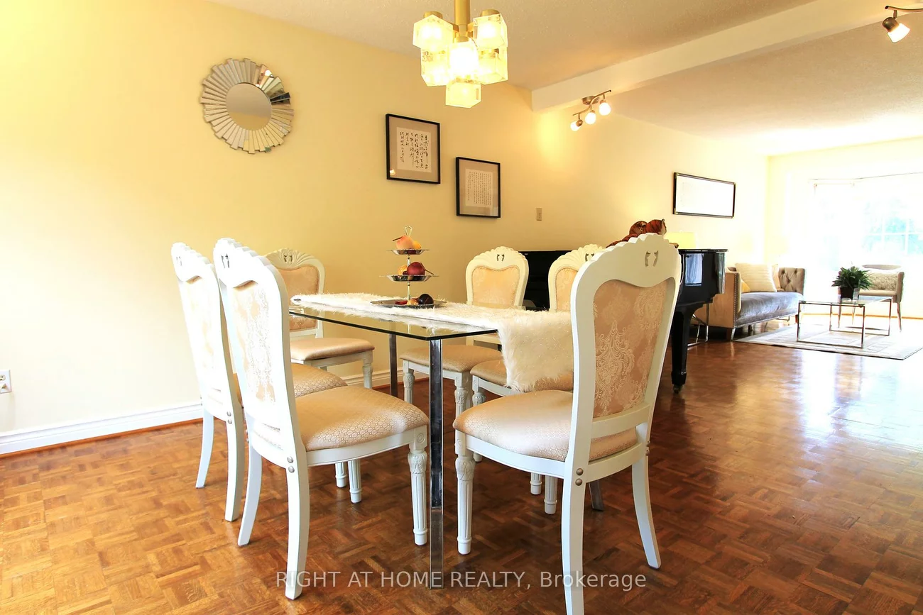 26, Leighland, Unionville, Markham