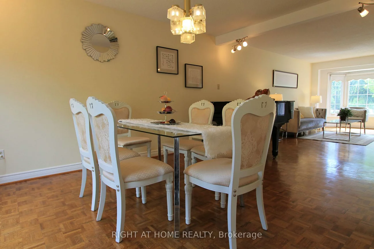 26, Leighland, Unionville, Markham
