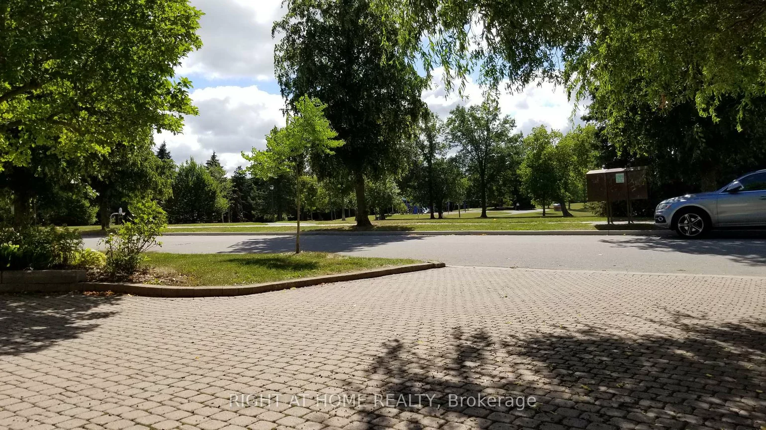 26, Leighland, Unionville, Markham