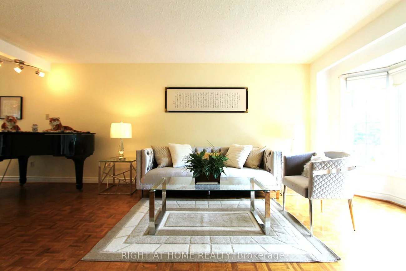 26, Leighland, Unionville, Markham