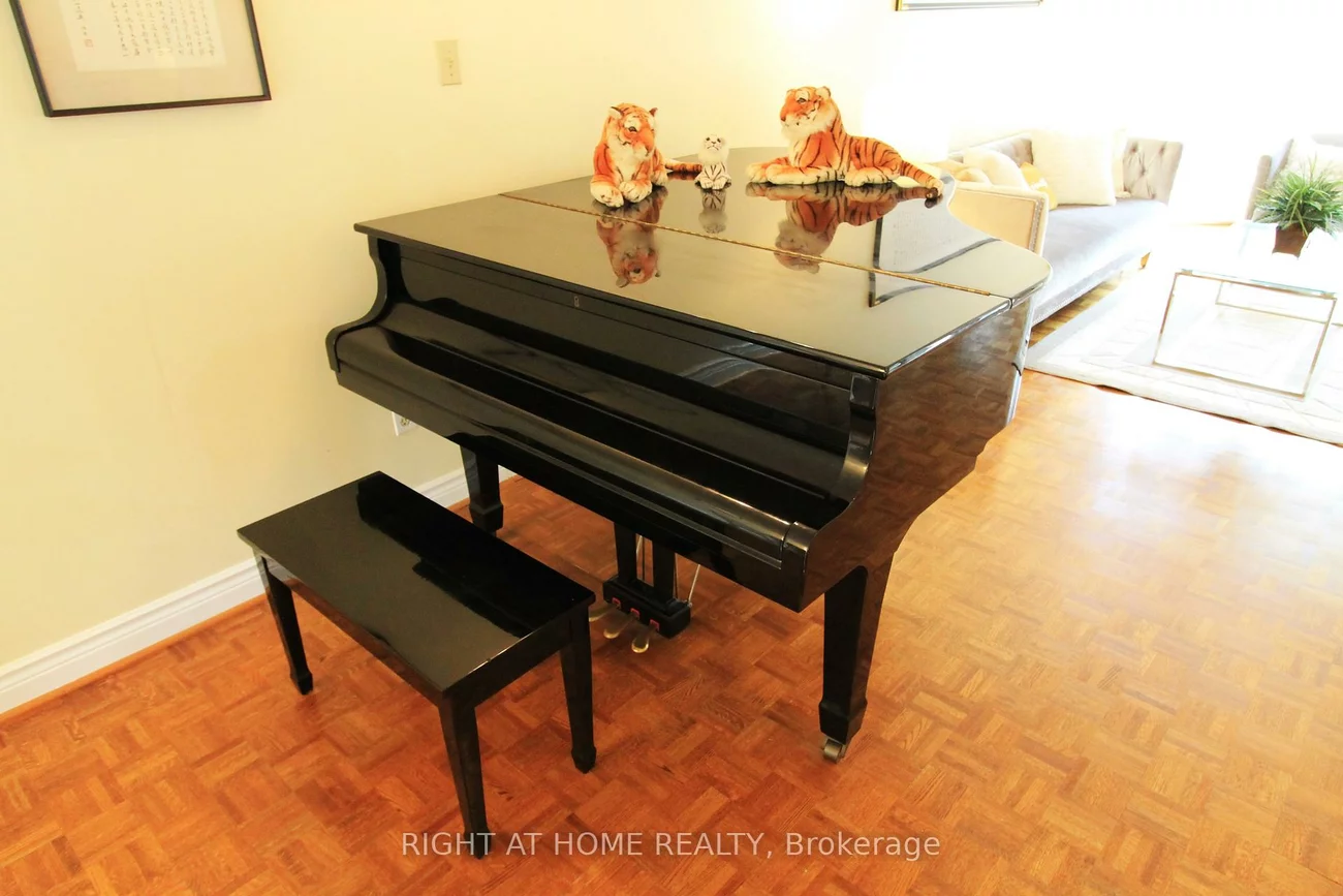 26, Leighland, Unionville, Markham